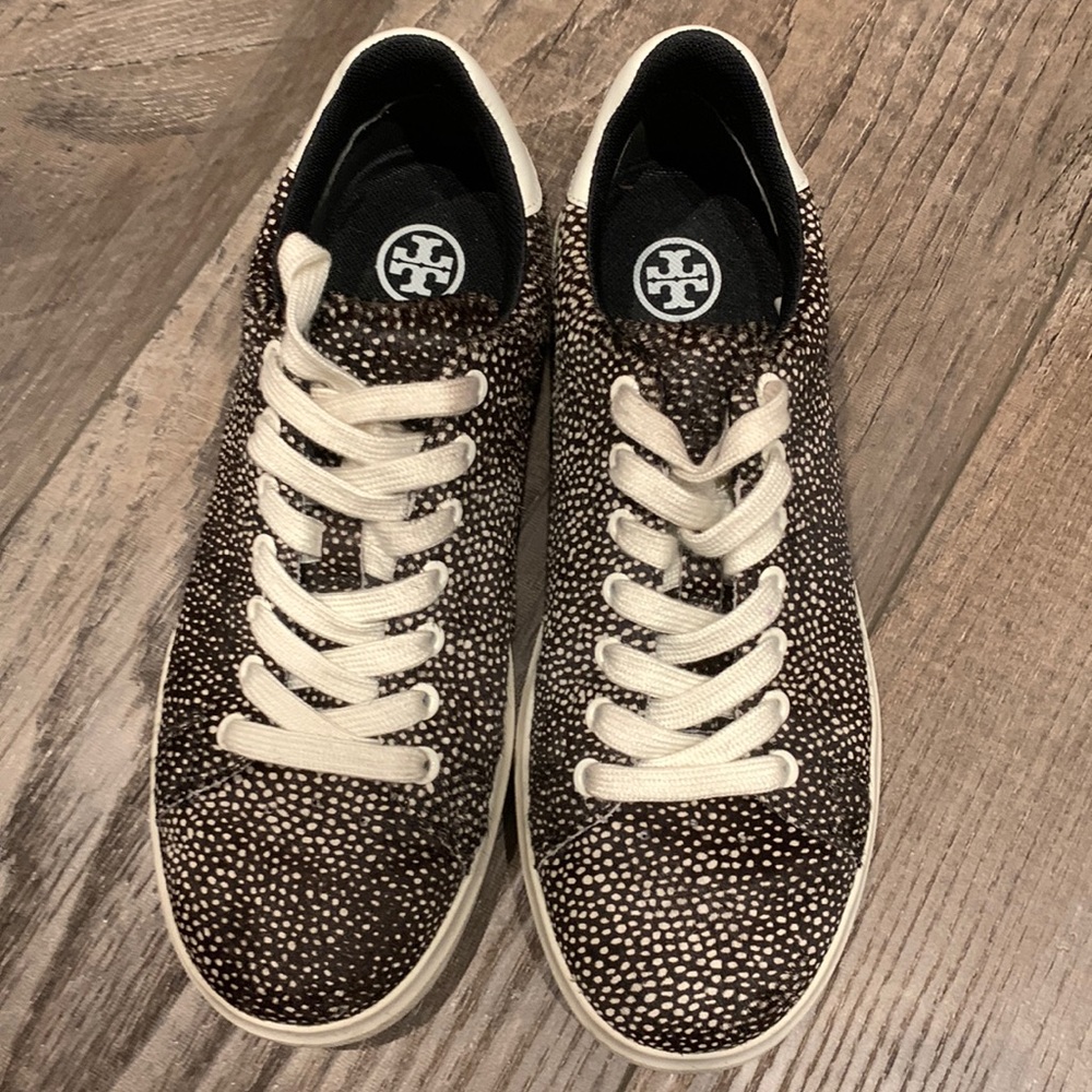 Tory Burch Howell Court Spotted Haircalf Sneakers Size 6.5 EUC